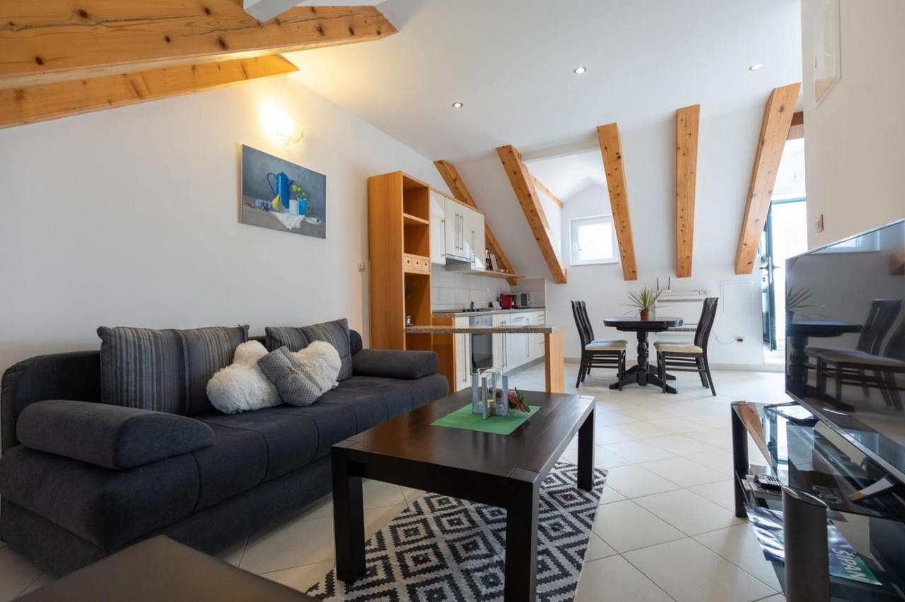 Emily Apartment Sudurad Ngoại thất bức ảnh