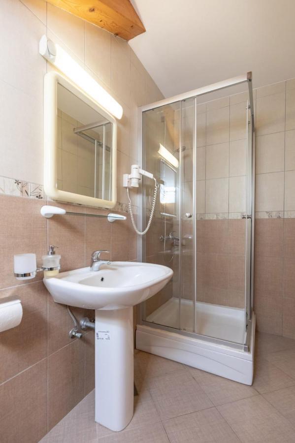Emily Apartment Sudurad Ngoại thất bức ảnh