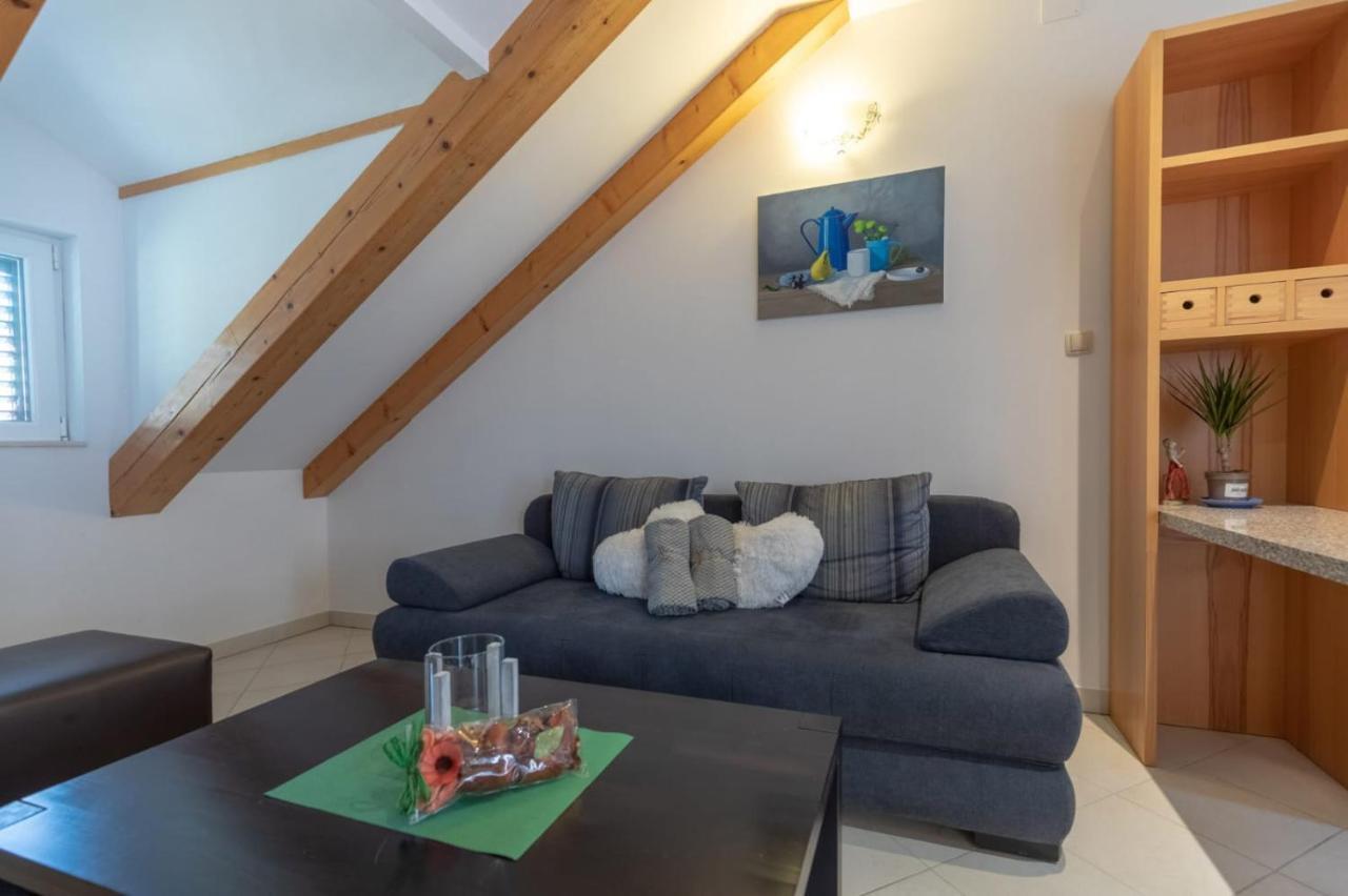 Emily Apartment Sudurad Ngoại thất bức ảnh