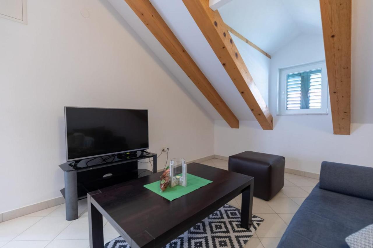Emily Apartment Sudurad Ngoại thất bức ảnh