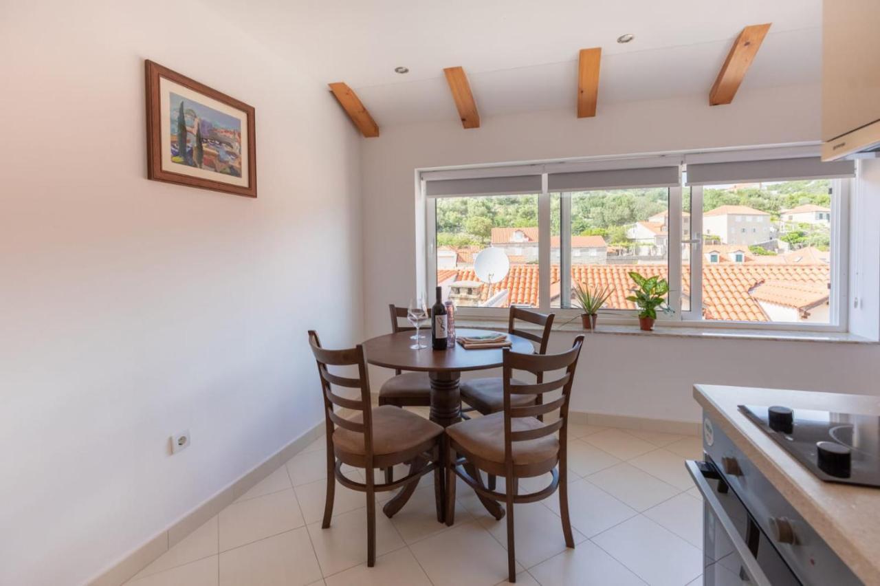 Emily Apartment Sudurad Ngoại thất bức ảnh