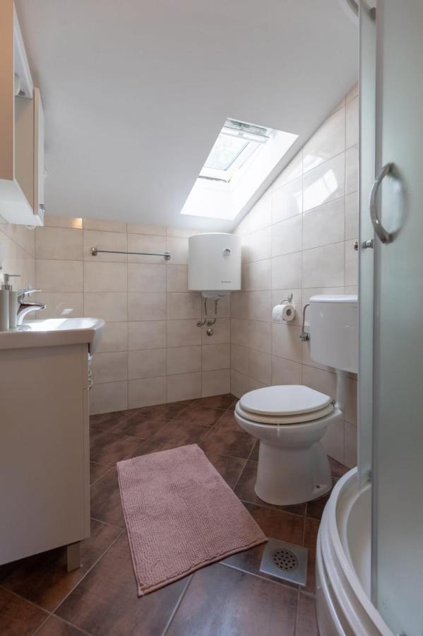 Emily Apartment Sudurad Ngoại thất bức ảnh