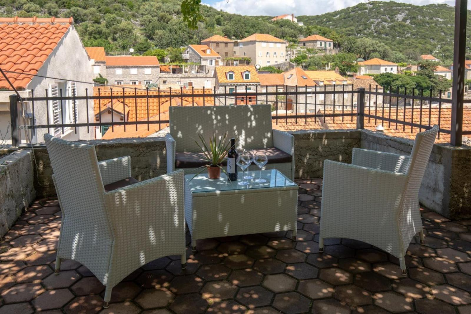 Emily Apartment Sudurad Ngoại thất bức ảnh